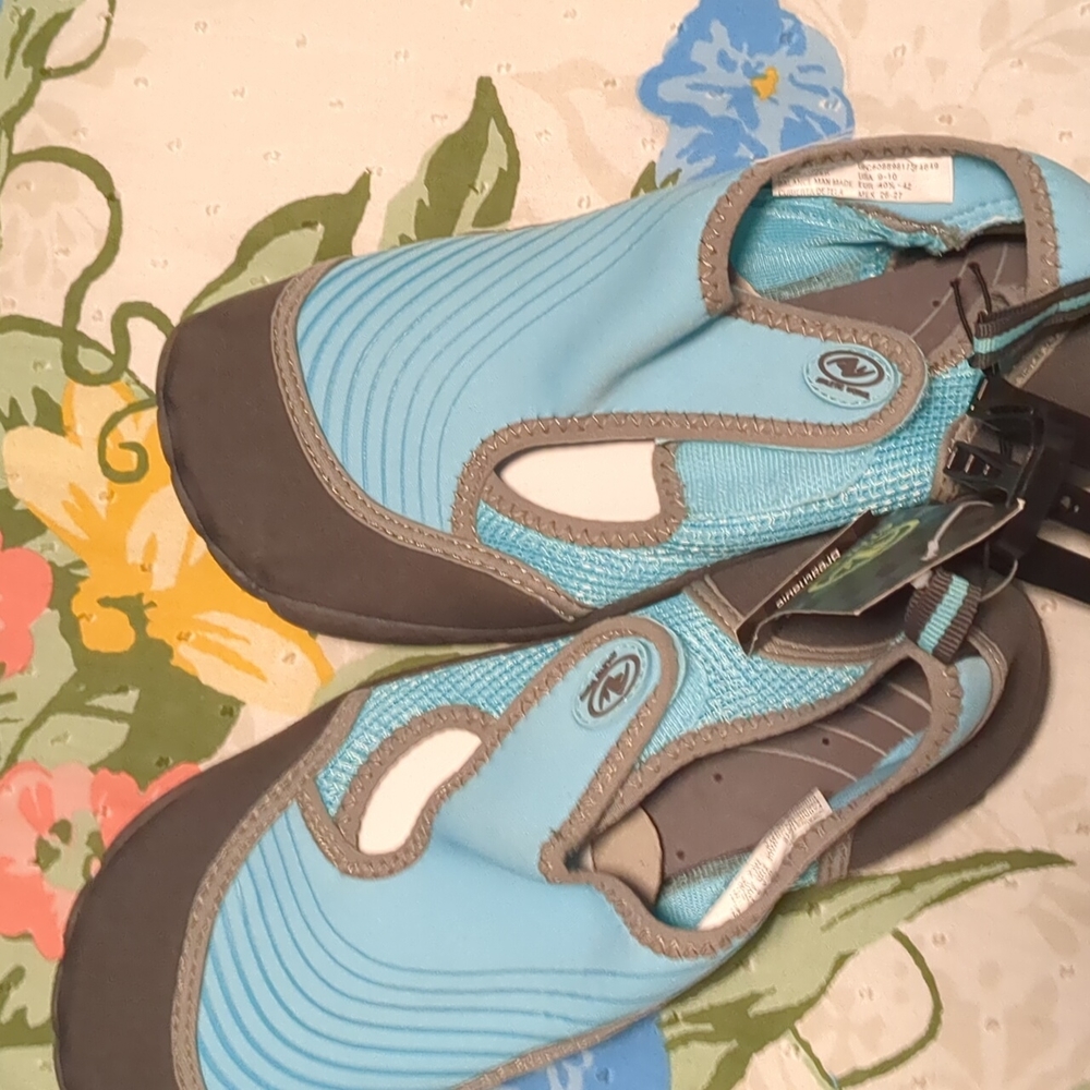 Water shoes - Picture 4 of 4